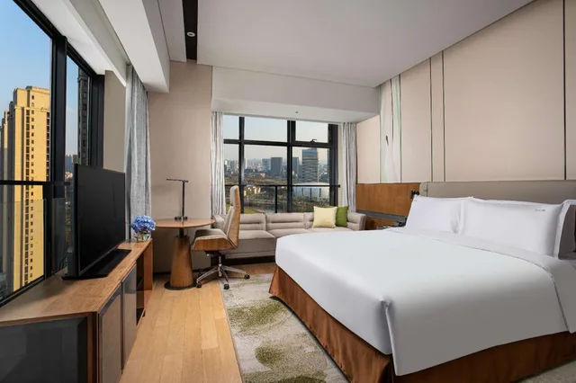 Feature, Queen Bed، Holiday Inn Hangzhou Binjiang 1/1