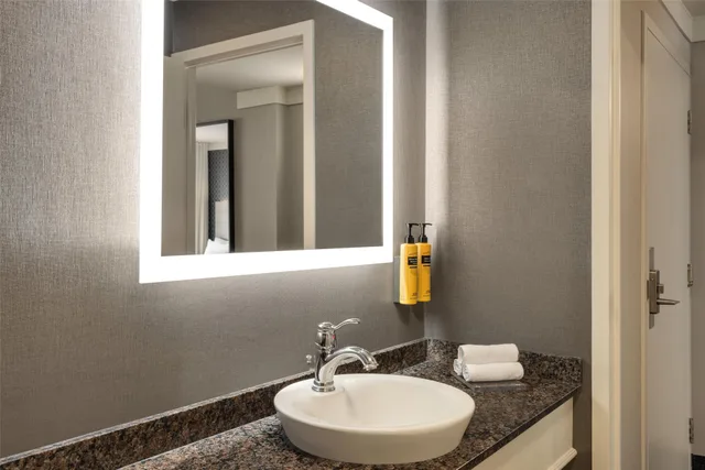 غرفة بزنس بسرير كينج في طابق مرتفع، Le Saint Edouard, WorldHotels Distinctive 7/10