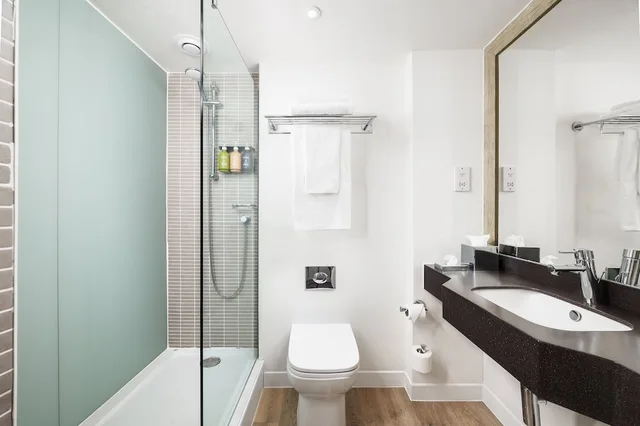 غرفة بريميوم بسرير مزدوج، Holiday Inn Leeds Wakefield M1 Jct.40, an IHG Hotel 4/6