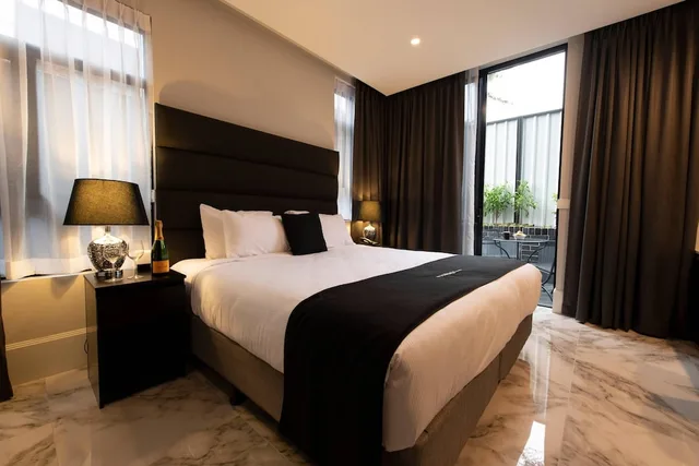 جناح بسرير كينج بشرفة، Gladius Hotels & Suites Parramatta, an Ascend Collection Hotel 1/2