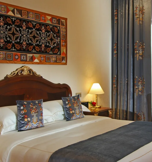 غرفة ديلوكس بسرير كينج، Orion Hotel Bishkek 2/3