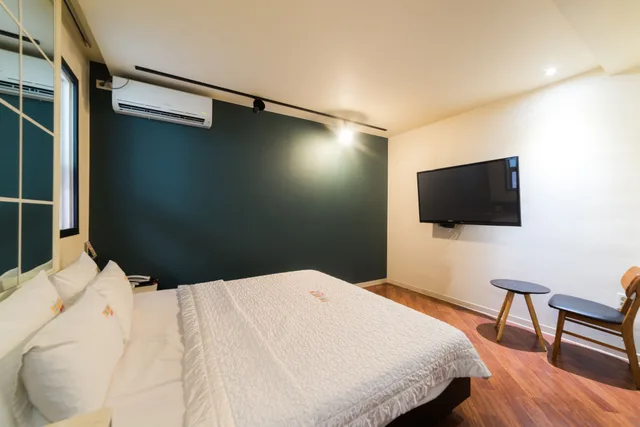 غرفة بريميوم بسرير كينج، Hotel 2 Heaven Songdo 1/10