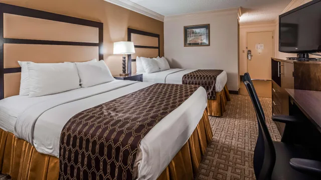 غرفة بسريرين كوين يُسمح فيها بالحيوانات الأليفة لذوي الإعاقة، Best Western Riverside Inn 2/5