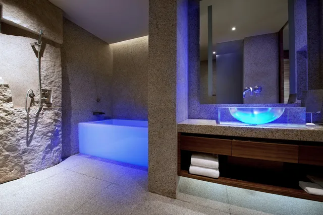 Room, King Bed, Andaz Xintiandi Shanghai - A Concept By Hyatt 4/4