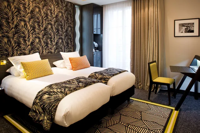 غرفة سوبيريور بسريرين منفصلين بشرفة بحوض استحمام، Hotel Le Mondial, BW Premier Collection 1/2