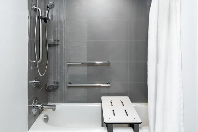 غرفة بسرير كينج بحوض استحمام لذوي الإعاقة، Hyatt House Tampa Airport Westshore 4/4