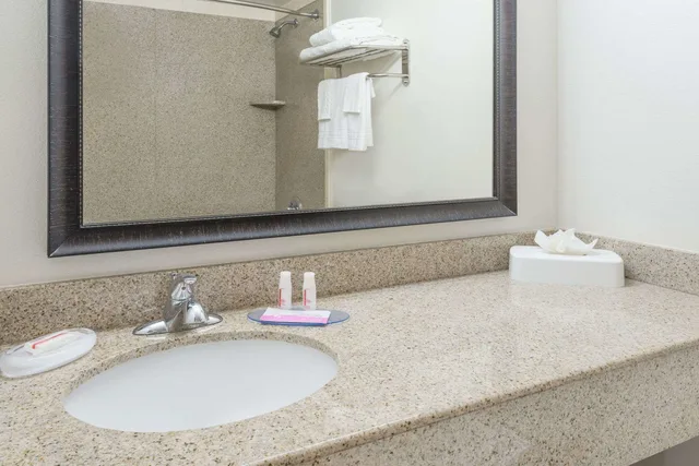 جناح بسرير كينج، Holiday Inn Express Hotel Suites Jenks 4/4
