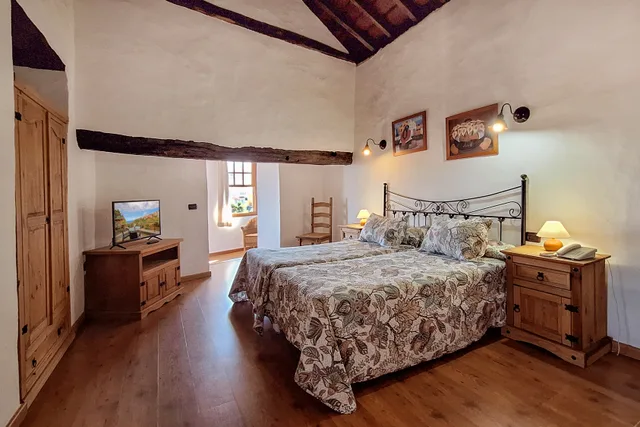 جناح جونيور، Bentor Rural Hotel 2/8