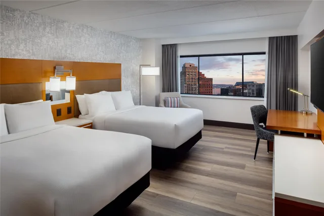 غرفة تنفيذية بسريرين مزدوجين، Hilton Albany 1/5