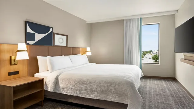 جناح بسرير كينج بغرفة نوم واحدة بمطبخ لذوي الإعاقة، Staybridge Suites - Lexington S Medical Ctr Area, an IHG Hotel 2/4