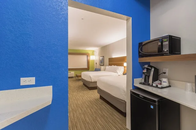 جناح بسريرين كوين مع أريكة، Holiday Inn Express And Suites San Marcos South 7/7