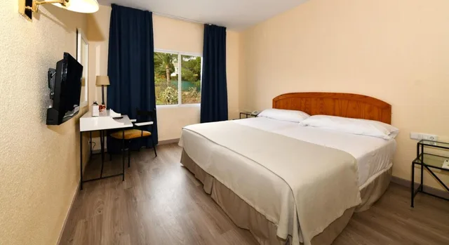 غرفة قياسية بسريرين منفصلين، Hotel Salobrena Suites 2/6