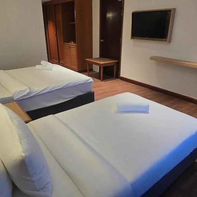 غرفة ديلوكس ثلاثية، Kingston Hotel 28 - Gocos Hotel Klang 5/8