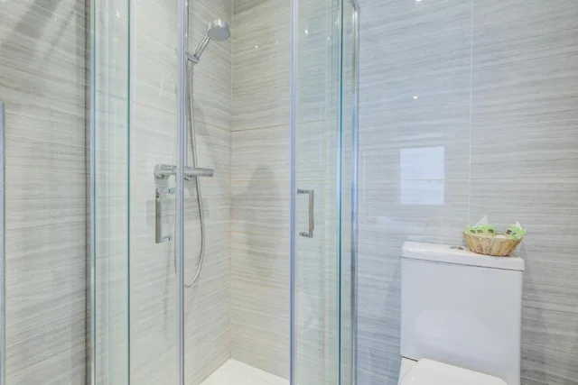 غرفة قياسية رباعية، Kingsway Park Hotel At Park Avenue 3/3