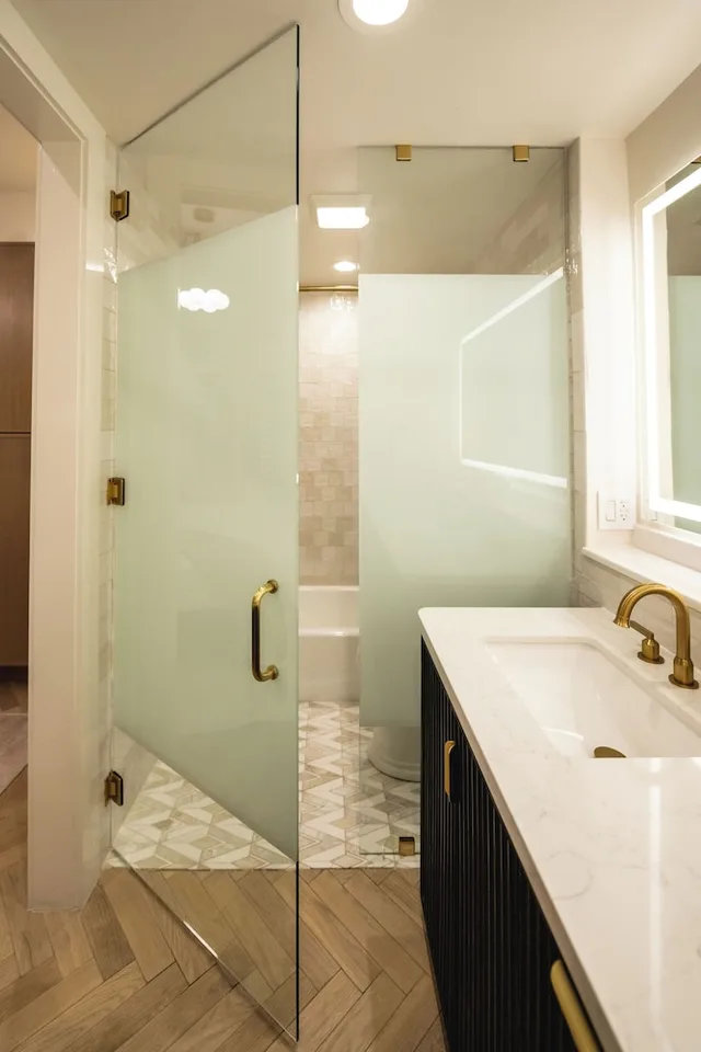 غرفة قياسية بسرير كينج، The Garden District Hotel 5/7