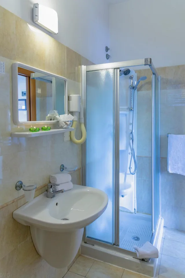 غرفة رباعية، Hotel Sultano 5/7
