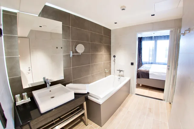 جناح جونيور بسرير كينج مع سرير إضافي، Original Sokos Hotel Alexandra 2/3