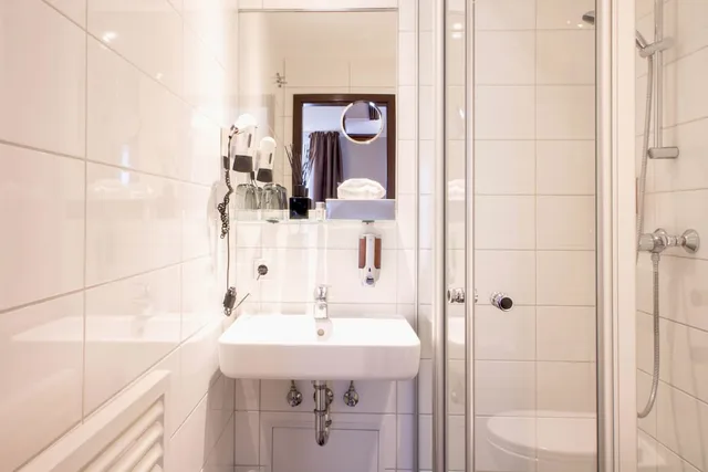 غرفة قياسية بسرير مزدوج، Hotel Delta am Potsdamer Platz 10/10