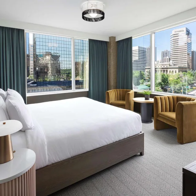 غرفة ركنية بسرير كينج، The Westley Calgary Downtown, Tapestry Collection by Hilton 4/8