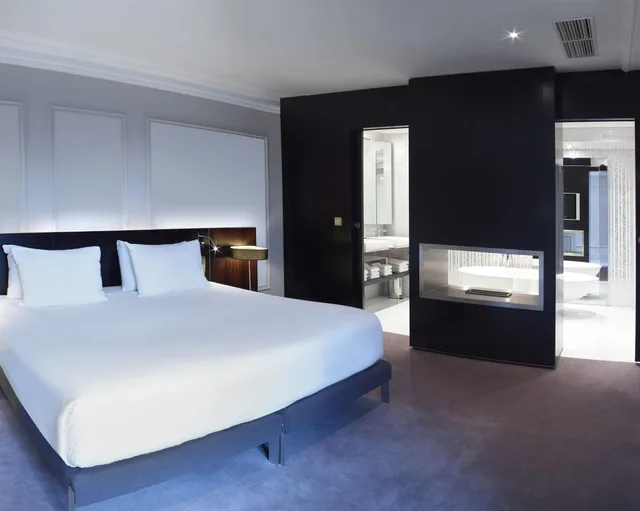جناح رئاسي مع دخول صالة النادي، Hilton Brussels Grand Place 1/6