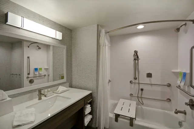 استوديو بسريرين كوين لذوي الإعاقة، Home2 Suites By Hilton Dayton South 3/4