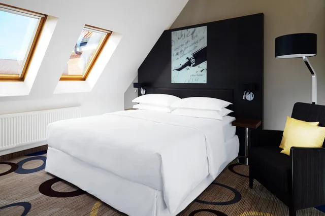 Art, Suite, Double Bed، Sheraton Hannover Pelikan Hotel 1/2
