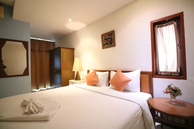 جناح بسرير كوين، Jl Bangkok 6/10
