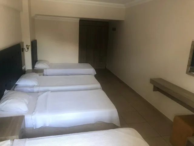 غرفة رباعية، Hamle Hotel 6/6