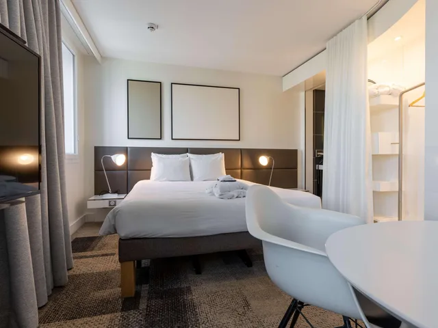 جناح تنفيذي بسرير كوين مع أريكة، Novotel Suites Paris Expo Porte De Versailles 6/10