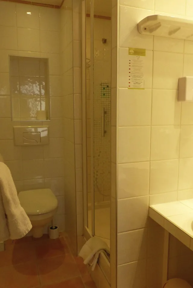غرفة عائلية ثلاثية، Azur Reims Hotel 2/2