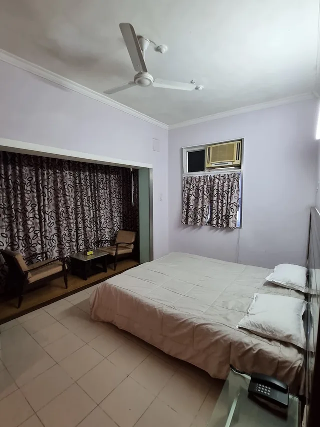 غرفة ديلوكس بسرير كوين، Hotel Raviraj 4/4