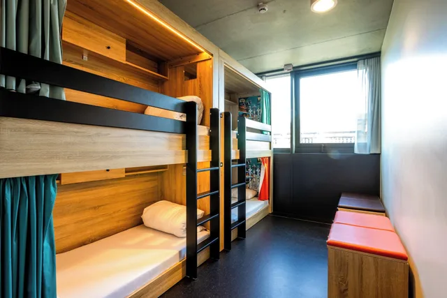 Private, Mixed Dorm, 4 People, Private Bathroom، The People Paris Marais 2/5