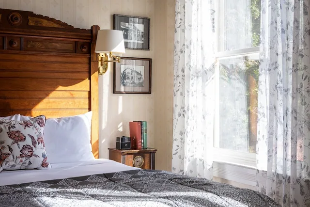 غرفة سوبيريور بسرير كوين، Garden Street Inn 6/10