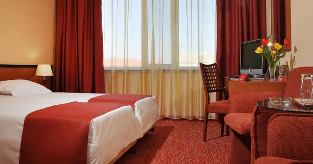 غرفة بسرير كوين، North Star Continental Resort 2/2