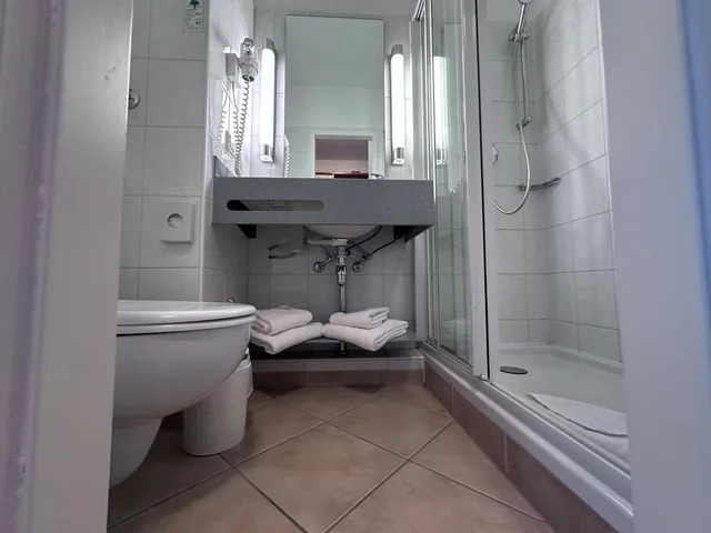غرفة متصلة بسرير مزدوج، Room in B&B - Studio for 2 People in Hamburg Mitte, Cozy and Modern 3/8