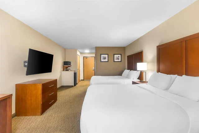 غرفة بسريرين كوين، Comfort Inn and Suites Sikeston I-55 2/6