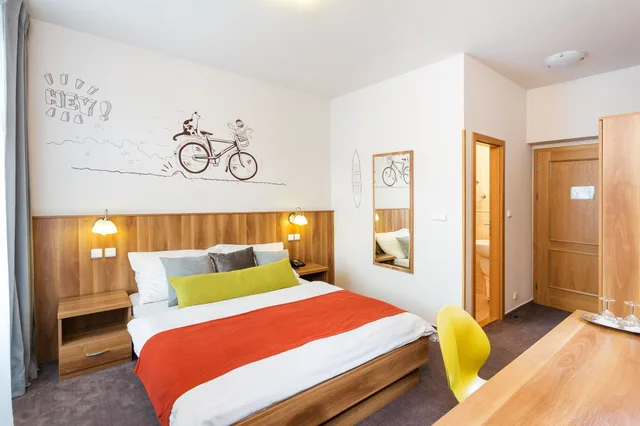 غرفة قياسية بسرير كوين، Hotel Grand 2/7