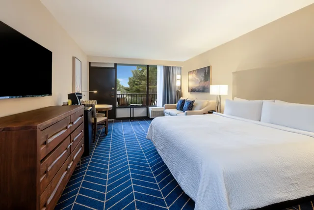 Dupont, Suite, Double Bed، Holiday Inn Resort Bar Harbor Acadia Natl Park 1/2