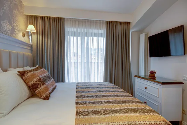 Junior Suite, Balcony, Passport Hotel 3/7