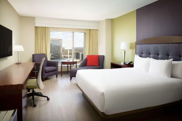 غرفة بريميوم بسرير مزدوج، Hilton Charlotte Uptown (ex Hilton Charlotte Center City) 1/1