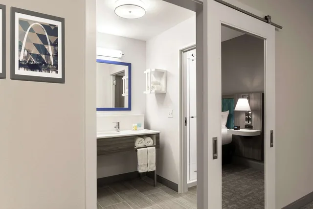 Studio, Suite, King Bed, Hampton Inn O'fallon Il 5/5