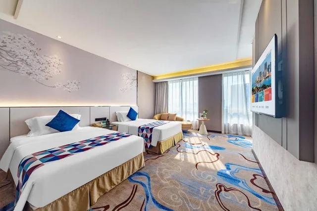 Comfy, Family, 1 Queen and 1 Single Bed، Changsha Xiaoxiang Huatian Hotel 1/2