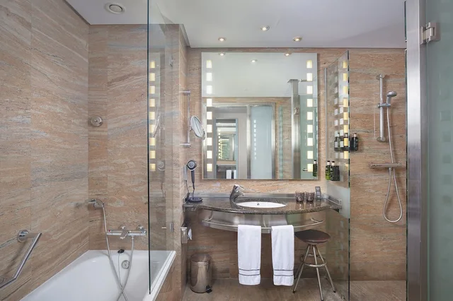 Melia, King Bed, City View، Melia Valencia Palacio de Congresos Formely Hilton Valencia 5/5