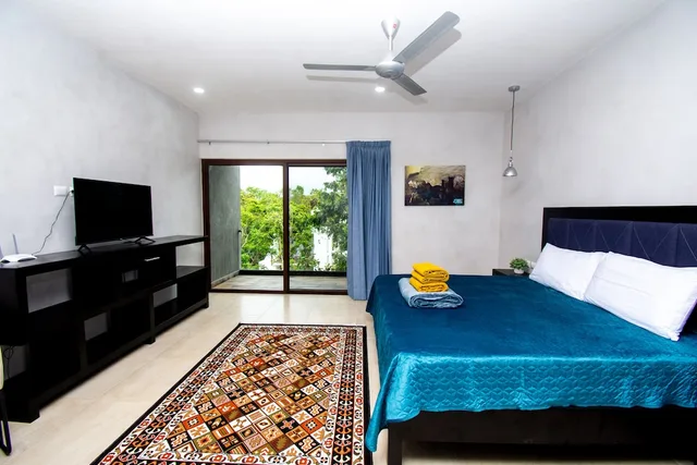 جناح سوبيريور بسرير كينج بإطلالة على المسبح مع أريكة، Hotel Casa Tortuga Tulum 1/10
