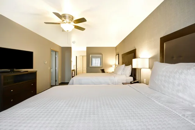 2 Bedrooms, Suite, 1 King or 2 Queen Beds, Accessible, Homewood Suites By Hilton Phoenix Tempe Asu Area 4/15