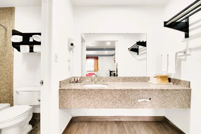 غرفة بسريرين كينج، Three Rivers Executive Inn & Suites By OYO 5/6