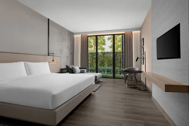 غرفة سوبيريور بسرير كينج لغير المدخنين، Courtyard by Marriott Bangkok Suvarnabhumi Airport 2/10