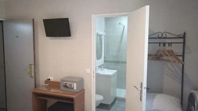 غرفة بسريرين منفصلين، HOTEL DE LA PERDRIX ROUGE 8/8