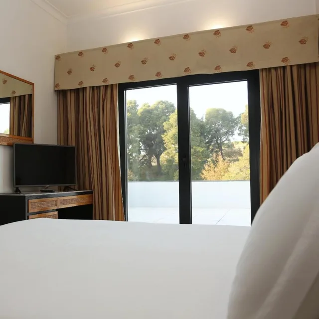 غرفة مفردة بشرفة، Lara Hotel 5/6