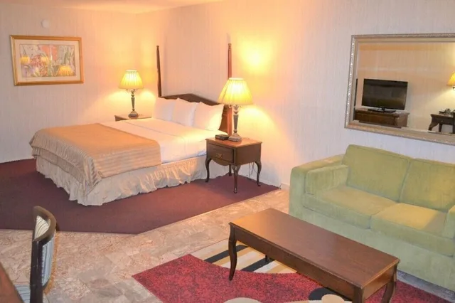 غرفة قياسية بسرير كينج للمدخنين، Merced Inn And Suites 1/2